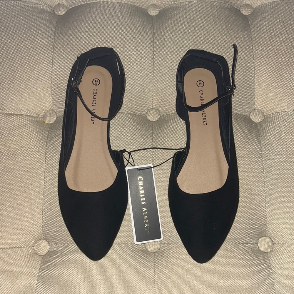 Charles Albert Womens Size 9 Closed Toe Ankle Strap Flats shoes.